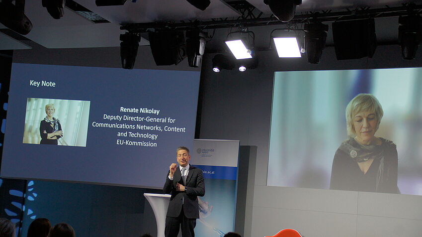 Keynote von Renate Nikolay, Deputy Director-General der DG-Connect zum Thema “Digital Governance”. Foto