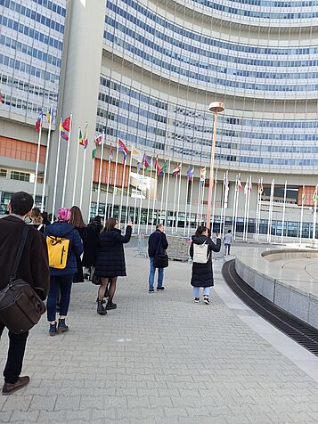 students approaching the UN 
